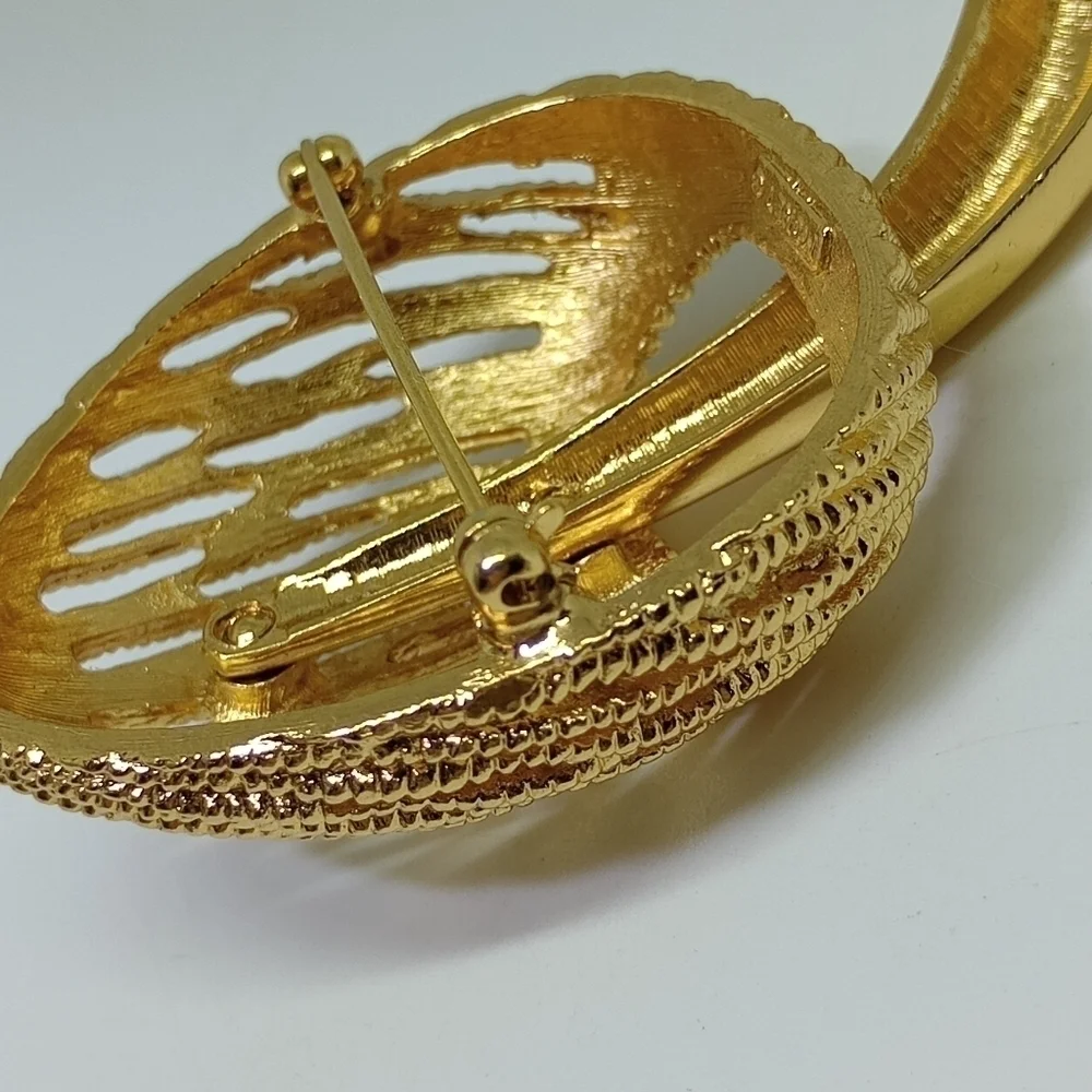 * vintage signed Monet gold tone Mushroom pin brooch